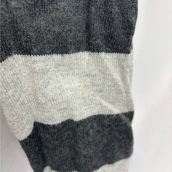 Twiggy Grey Black Low Plunge V-Neck Long Sleeve Geometric Medium Sweater Dress - Picture 2 of 5